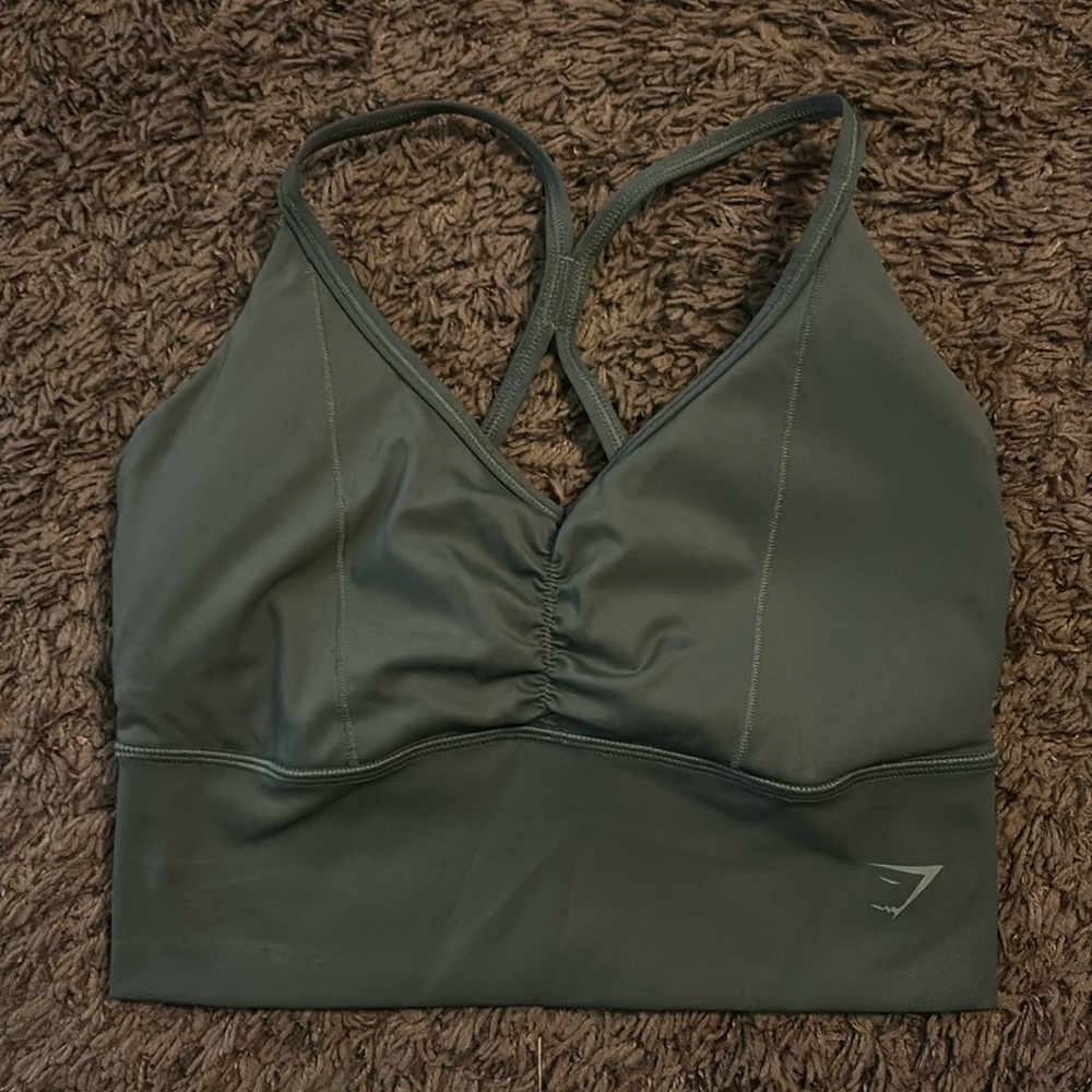 Gym Shark Elevate Longline Sportsbra “light support” in color “willow green”